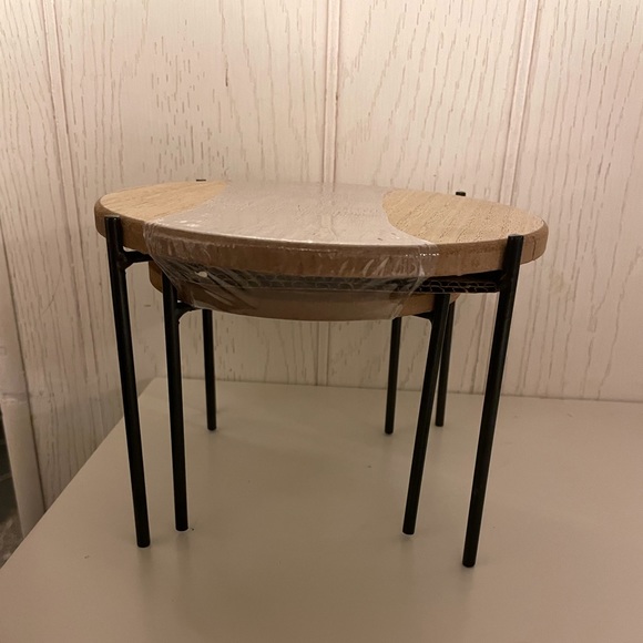 DECOR STAND - Picture 2 of 4